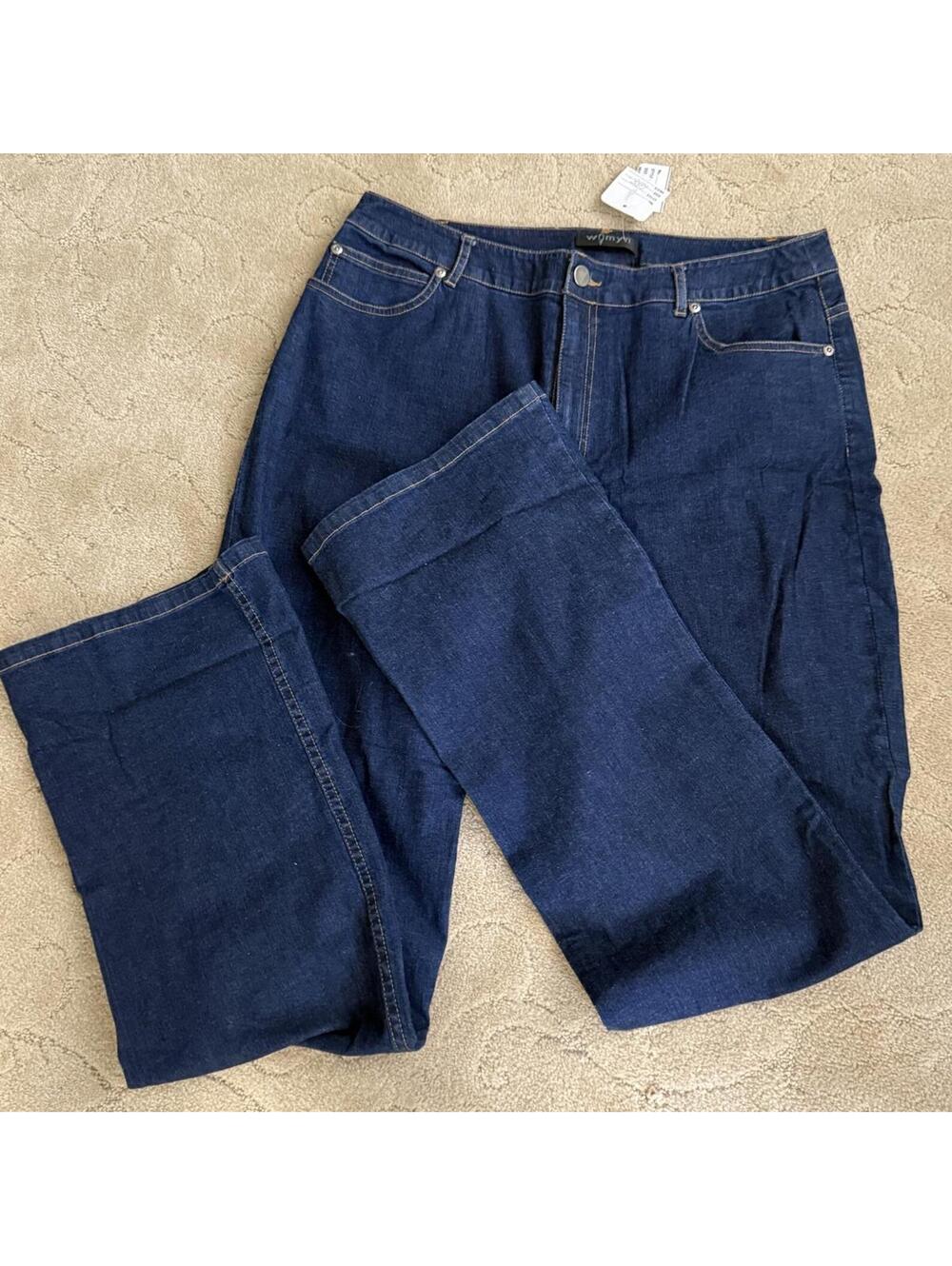 🆕LISTING🆕 Womyn Jeans